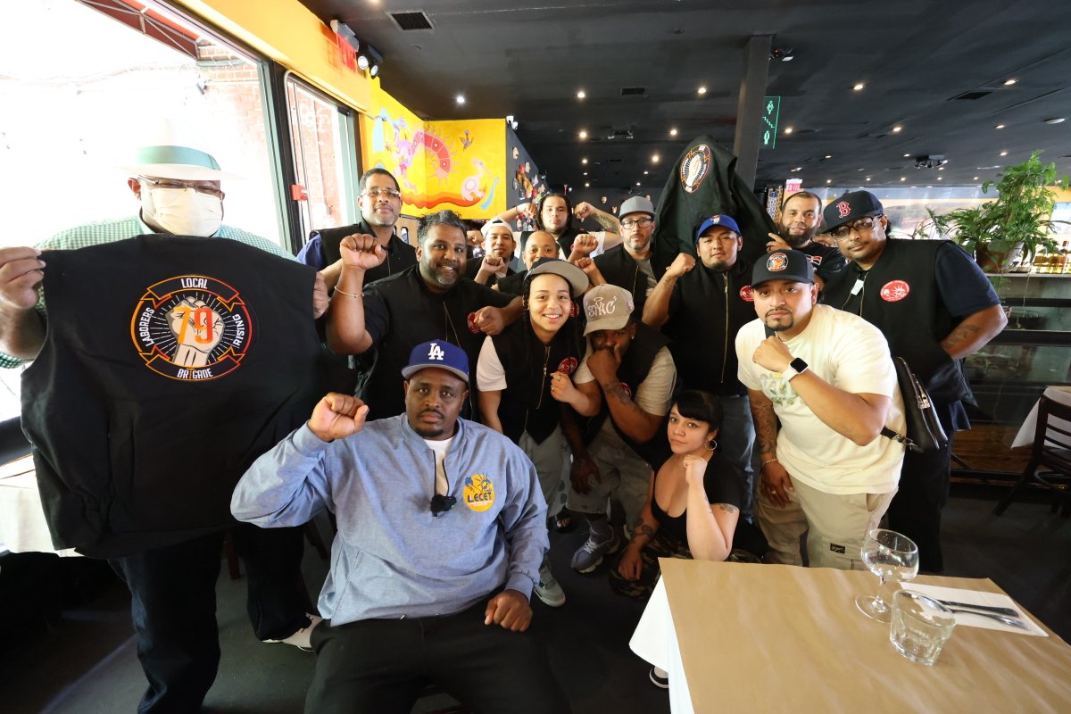 local79nyc's tweet image. Congrats to our 79 Brigade members who recently earned a vest after tirelessly volunteering for the recent NYCHA Public Housing Preservation Trust outreach campaign. This is #LABORERSRISING! ✊
Want to get involved in a Local 79 Brigade?
Contact Jason Delgado (646) 455-9331
#1U