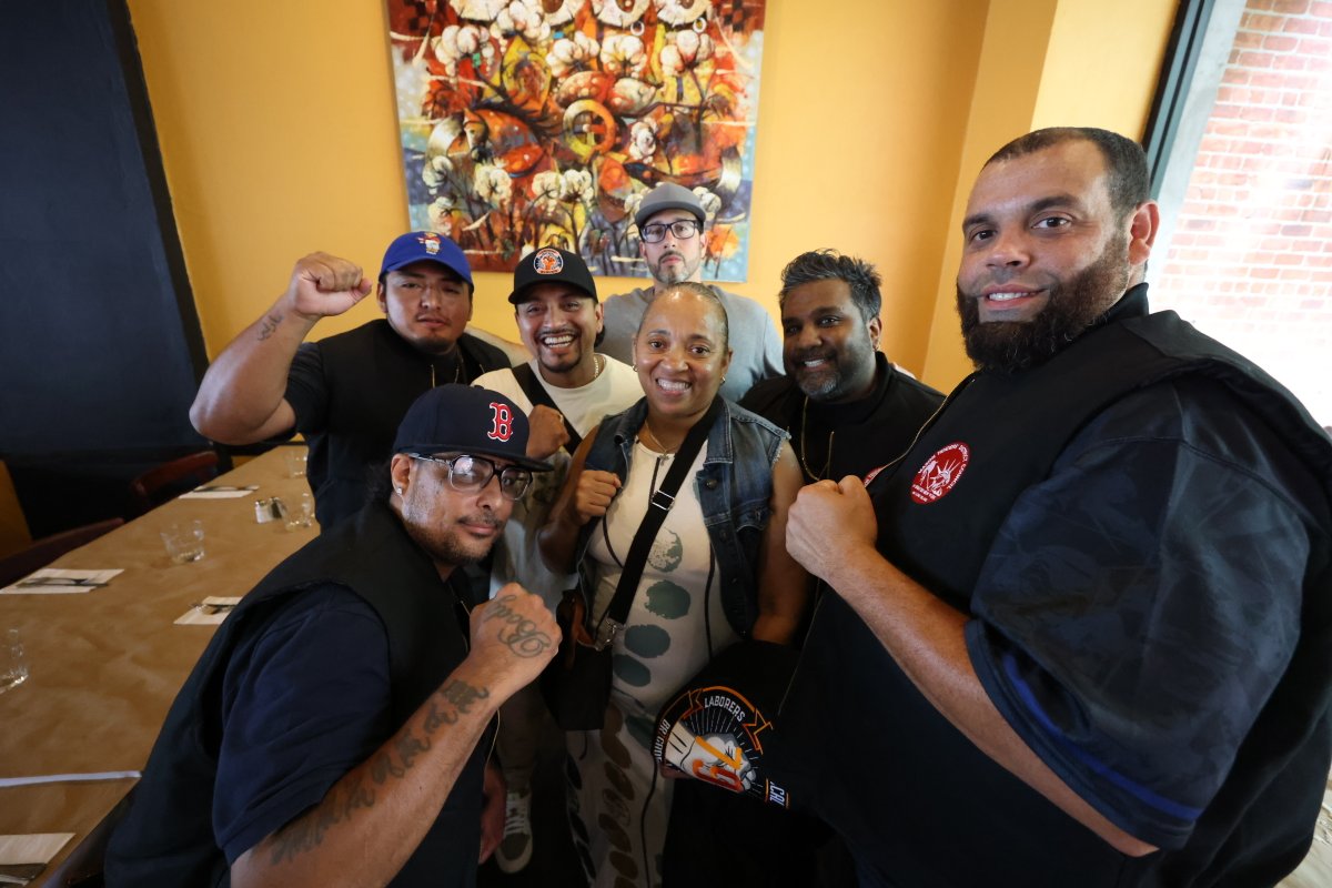 local79nyc's tweet image. Congrats to our 79 Brigade members who recently earned a vest after tirelessly volunteering for the recent NYCHA Public Housing Preservation Trust outreach campaign. This is #LABORERSRISING! ✊
Want to get involved in a Local 79 Brigade?
Contact Jason Delgado (646) 455-9331
#1U