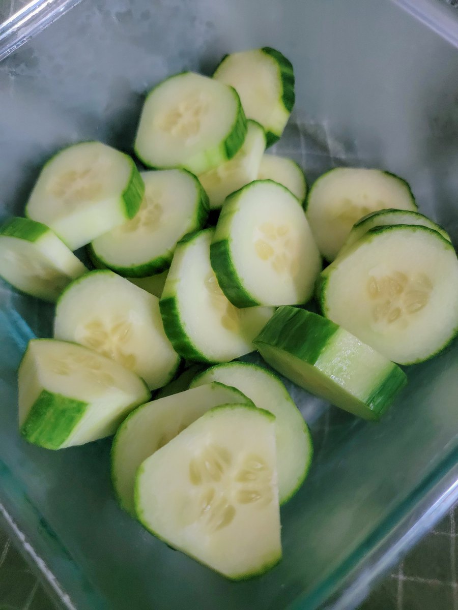 mrs_alyse's tweet image. Trying to trick my body into allowing some hydration today.
I ate the whole thing. 😅
