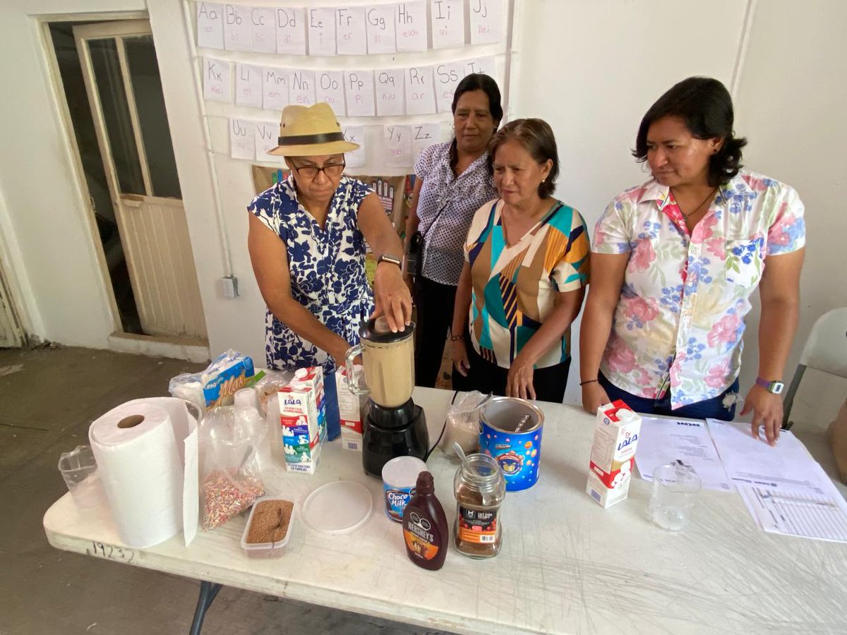 La Dirección de Educación, a través del Departamento de Educación Popular para el Trabajo, en coordinación con la Regiduría Séptima y la Dirección de Desarrollo Social, realizó el "Taller de Cocina"👩🏻‍🍳👨🏽‍🍳, donde se elaboró frappé de moka 🍫🍧, en el Centro Comunitario 6 de Enero🏫.