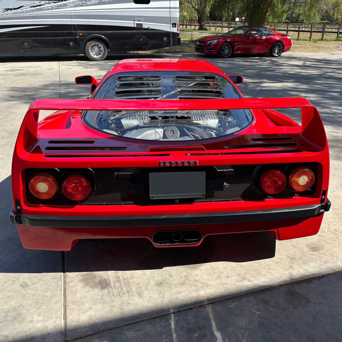 duPontREGISTRY's tweet image. 1990 Ferrari F40 | Asking Price: $5,000,000
An exceptional Rosso Corsa 1990 Ferrari F40 (Type F120) is now available through a prestigious auction facilitated by the U.S. Federal Court. But now is your chance to buy it before it goes to auction!
With a mere 7,430 original…