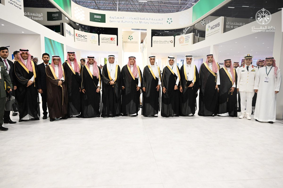 modgovksa's tweet image. نيابة عن سمو #وزير_الدفاع؛ معالي مساعد وزير الدفاع للشؤون التنفيذية الدكتور خالد البِياري، يرأس وفد #وزارة_الدفاع في معرض الصناعات الدفاعية الدولي «آيدف» بجمهورية تركيا، ويشهد افتتاح أعمال الجناح السعودي المشارك في المعرض، ويطَّلع على أحدث تقنيات الشركات الوطنية وقدراتها النوعية.