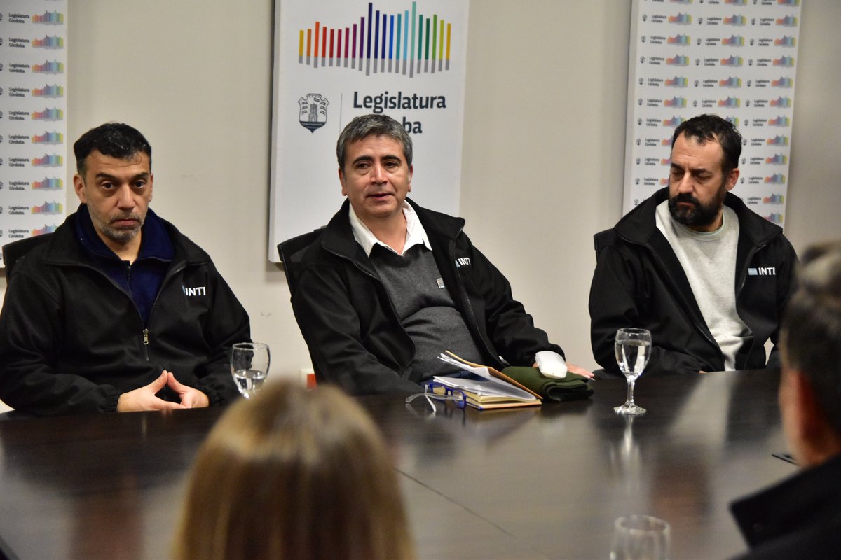 MatiChamo's tweet image. Recibimos a autoridades y empleados del @INTIargentina en la @LegislaturaCba para expresar nuestra preocupación ante el desguase que Milei está llevando adelante sobre el organismo.
El Gobierno busca quitarle autonomía, centralizarlo en Buenos Aires y vacíar su presencia…