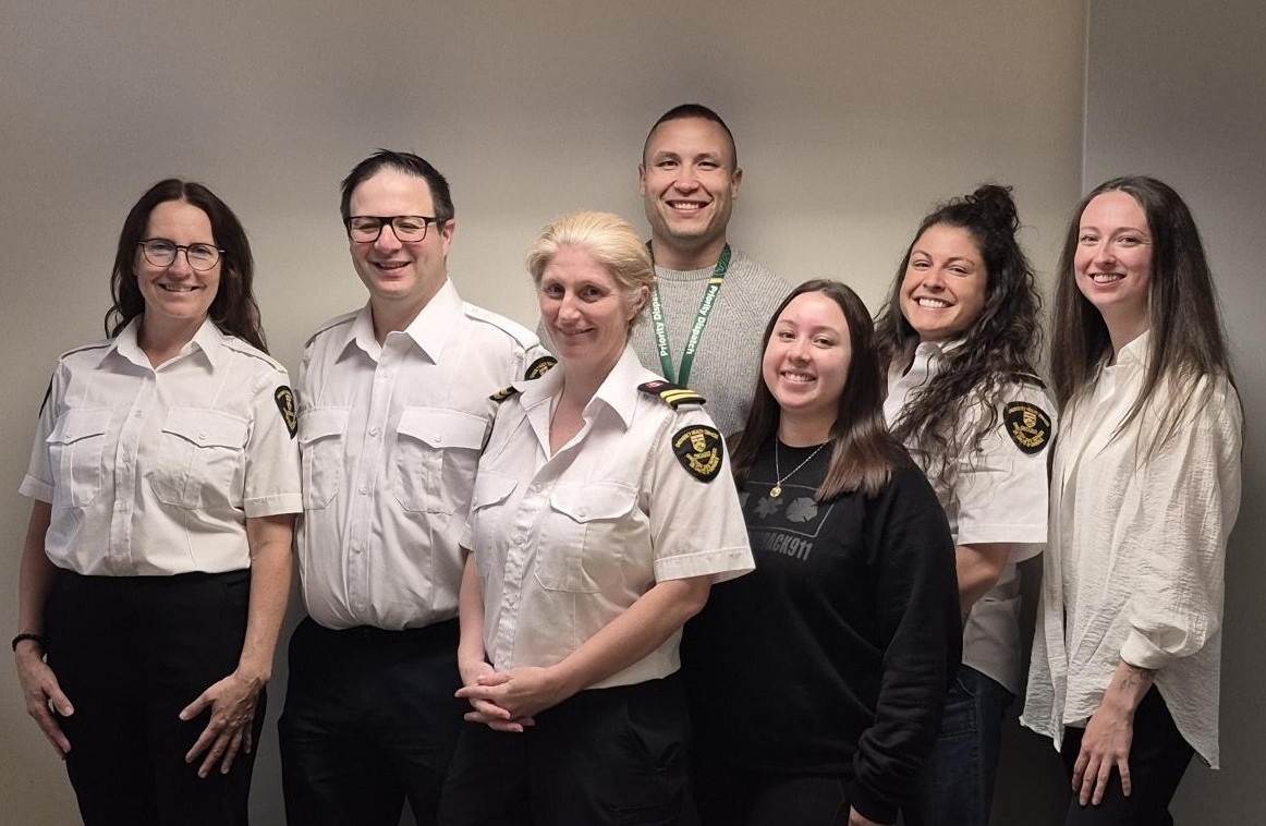 SecretaryON (@secretaryon) on Twitter photo During the March 2025 ice storm, <a href="/ONThealth/">Ontario Ministry of Health</a> Lindsay Ambulance Communication Officers worked around the clock through outages, ensuring every Ontarian who needed help got it—processing 3x the usual 911 calls with no missed emergencies. Their calm leadership helped save lives! During the March 2025 ice storm, <a href="/ONThealth/">Ontario Ministry of Health</a> Lindsay Ambulance Communication Officers worked around the clock through outages, ensuring every Ontarian who needed help got it—processing 3x the usual 911 calls with no missed emergencies. Their calm leadership helped save lives!
