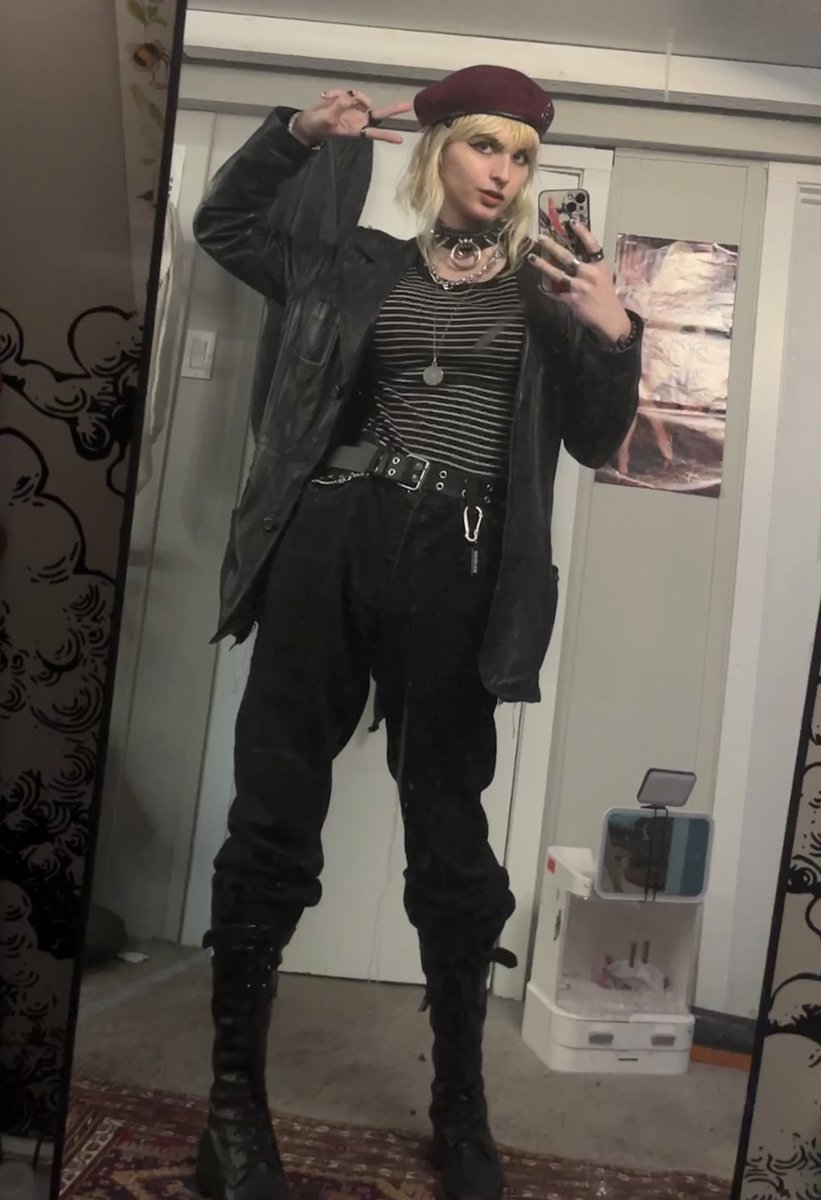 LiquidGoth's tweet image. they calling girl demons demof because it’s an anagram for femoid ok computer pls tweet that with a pic of me looking fine in the iconic mirror colon three