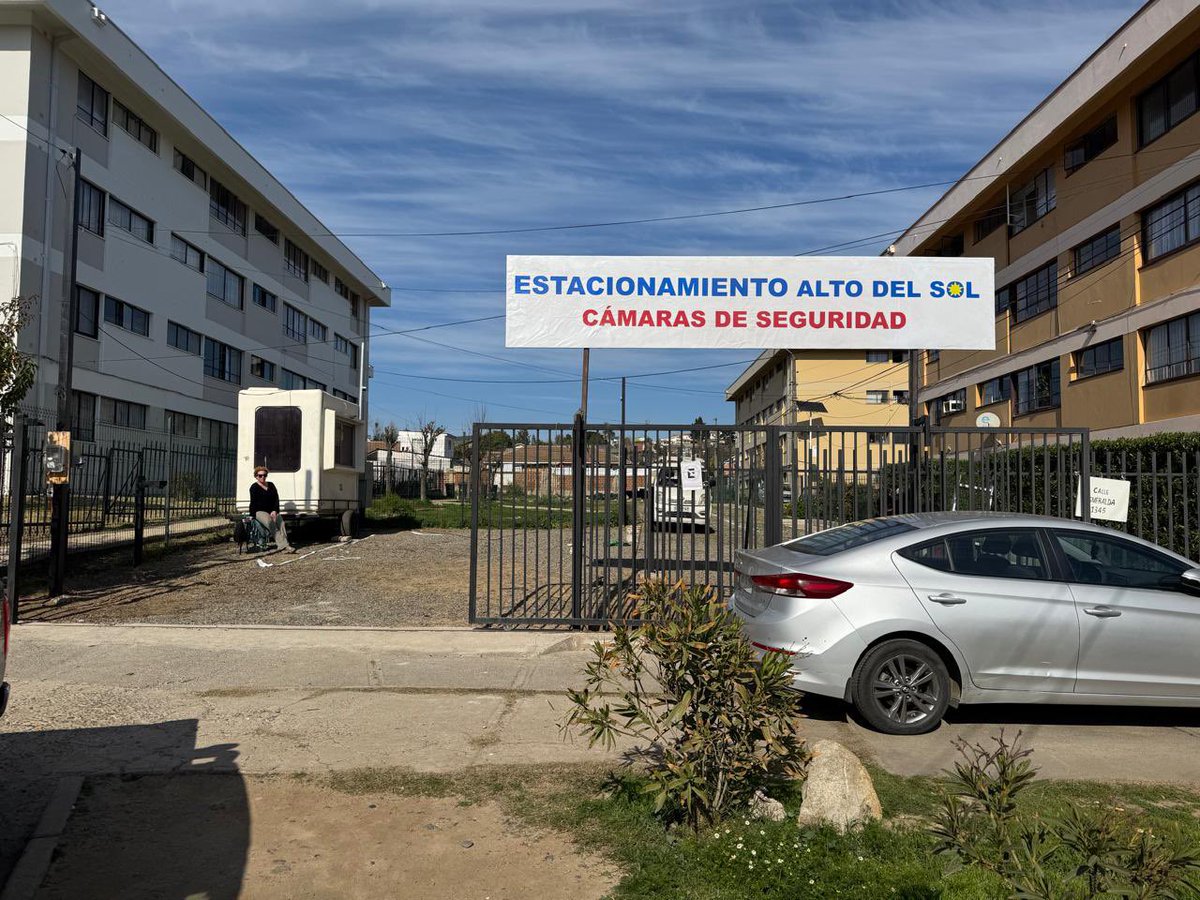alemilio7's tweet image. #Quilpue #villaalemana #belloto #limache @quilpueon_line @margamargatv 

Tienes cita médica en Clínica Los Carrera?  

Deja tu vehículo en lugar seguro y cercano, “Estacionamiento Alto del Sol”, en Esmeralda 1345, frente a la Iglesia Mormona.