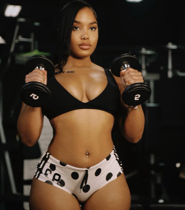 Watch sharalifts's leaked NSFW photo on TwXstars