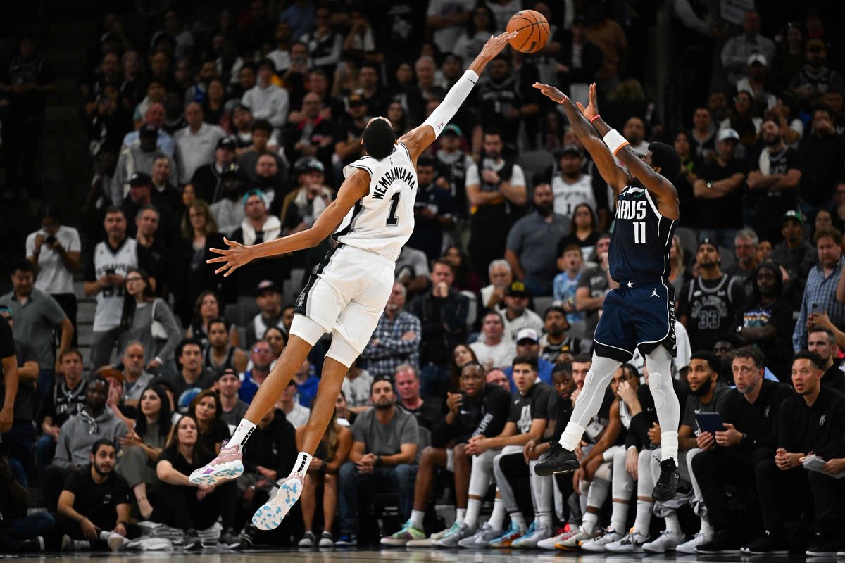 BoltzyB's tweet photo. 2025-26 NBA Award Predictions 🏀

(A Thread 🧵) 

Drop your picks below. https://t.co/Qcv5PfZlwx