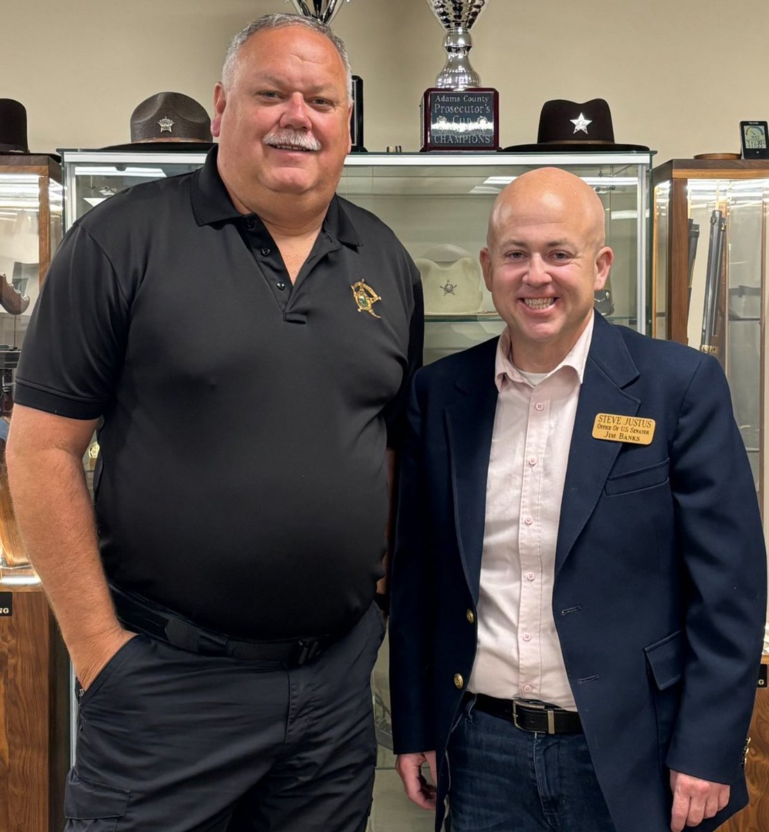 smjustus's tweet image. On behalf of @SenatorBanks congratulations to Adams County Sheriff Dan Mawhorr as he was named Indiana Sheriff of the Year by the Indiana Sheriffs’ Association!
“I'm proud of my pro-police record and will continue to stand behind those who wear the blue uniform.”- @Jim_Banks
