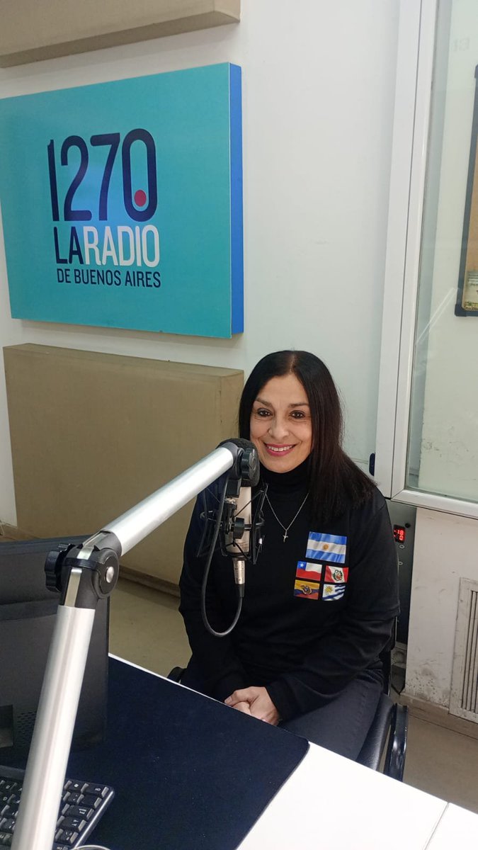 provincia1270's tweet image. #Ahora en #LaSiestaEsSagrada💤 nos visita en piso la docente de artística, Adriana Geymonat.
👉Nos brinda detalles sobre su aventura siguiendo los pasos del General San Martín por nuestra región.
💻provinciaradio.com.ar