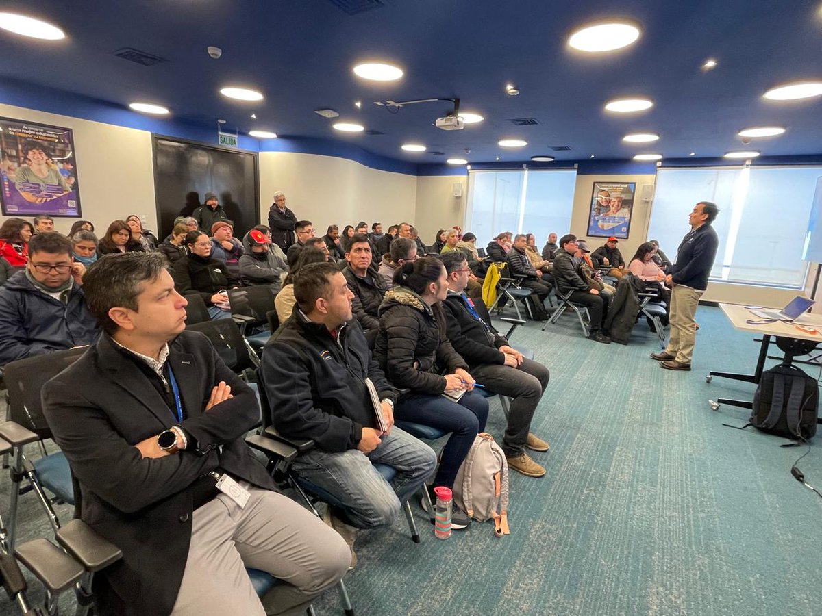 Hoy, la IPT Puerto Montt, junto a FONASA, realizaron una jornada de difusión dirigida a dirigentes/as sindicales en dependencias de <a href="/cajalaaraucana/">La Araucana</a> .
La Inspección expuso sobre el Decreto Supremo N°44, mientras que FONASA abordó materias relacionadas con el Seguro de Salud 🦺👷