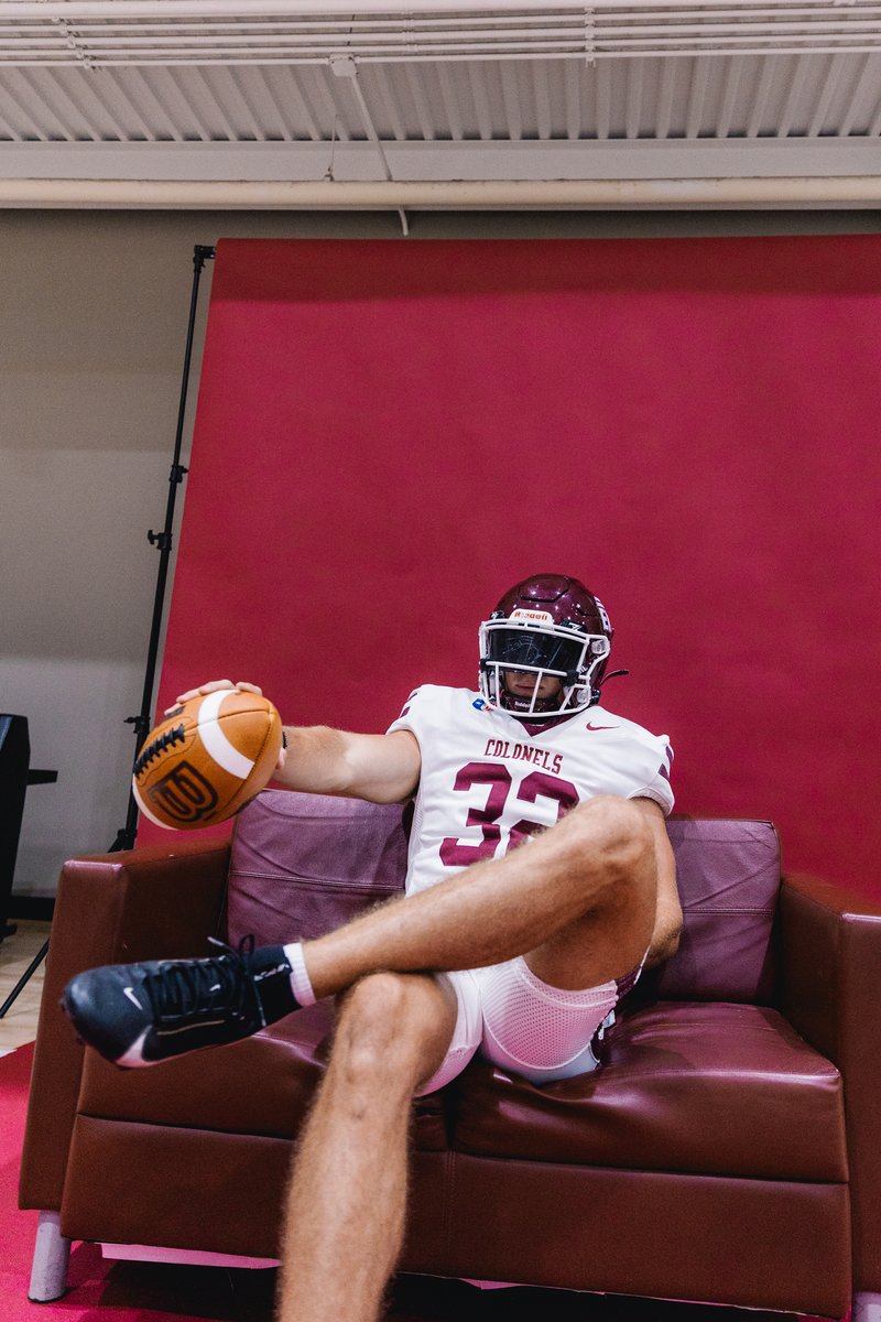 EKUFootball's tweet image. A little behind-the-scenes action! ๐ธ
#E2W | #MatterOfPride
