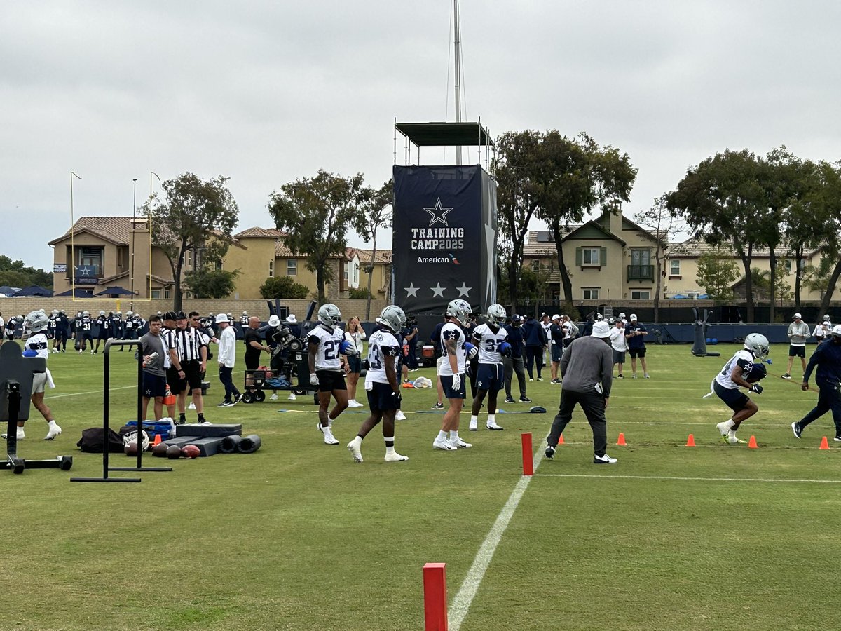 FarhanLaljiTSN's tweet image. Micah Parsons is at #Cowboys practice but his helmet is off and he’s not participating in early drills. Said yesterday that he was dealing with “back tightness.” @TSN_Sports