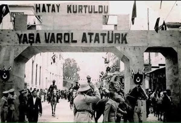 #23Temmuz #ErzurumKongresi #HATAY
ATATÜRK
“Hatay benim şahsi meselemdir” dedi canı pahasına Hatay’ı aldı.
Ömrü yetse Musul-Kerkük’ü de alacaktı.
Hatay’ın anavatana katılışı kutlu olsun.

Vatan bir bütündür parçalanamaz, manda ve himaye kabul edilemez❗

2023 ATATÜRK TÜRKİYESİ🇹🇷💖