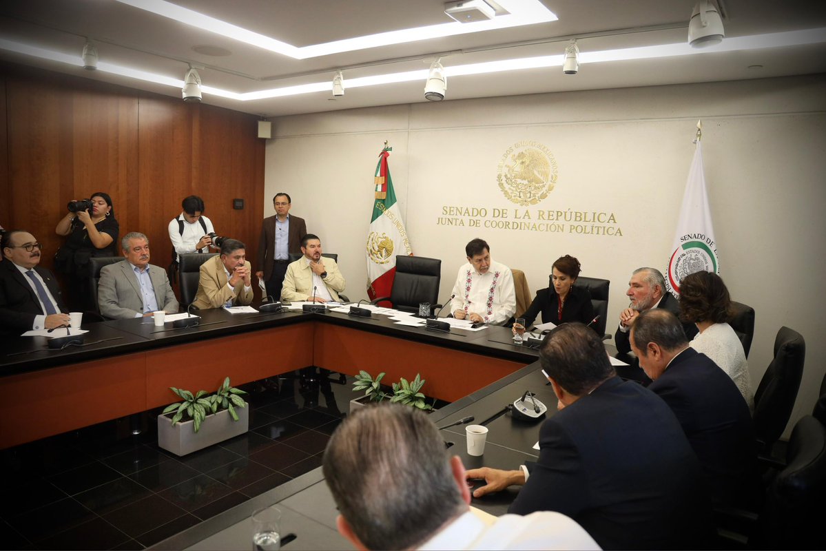 raulmoronO's tweet image. Previo a la Sesión de la Comisión Permanente del Congreso de la Unión, las y los integrantes del Grupo Parlamentario de Morena, nos reunimos para dialogar sobre las acciones a seguir para profundizar la transformación de México.
#MorónSenador