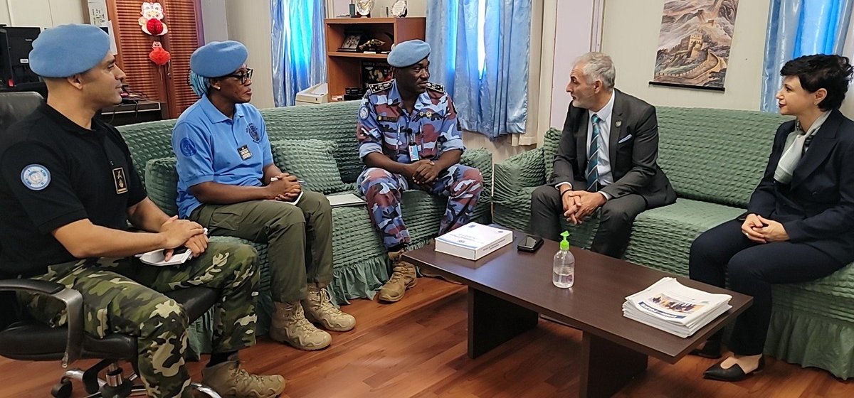 UNPOL MINUSCA (@unpol_rca) on Twitter photo This afternoon, 23 July, the Deputy Head of <a href="/UNPOL/">United Nations Police</a> #MINUSCA, Contrôleur Général de Police A. FOFANA, received the Head of @EUAM-CAR, Colonel José M. MARQUES DIAS, in #Bangui🇨🇫 on behalf of the Head of <a href="/UNPOL/">United Nations Police</a>. They discussed collaboration between their entities. This afternoon, 23 July, the Deputy Head of <a href="/UNPOL/">United Nations Police</a> #MINUSCA, Contrôleur Général de Police A. FOFANA, received the Head of @EUAM-CAR, Colonel José M. MARQUES DIAS, in #Bangui🇨🇫 on behalf of the Head of <a href="/UNPOL/">United Nations Police</a>. They discussed collaboration between their entities.
