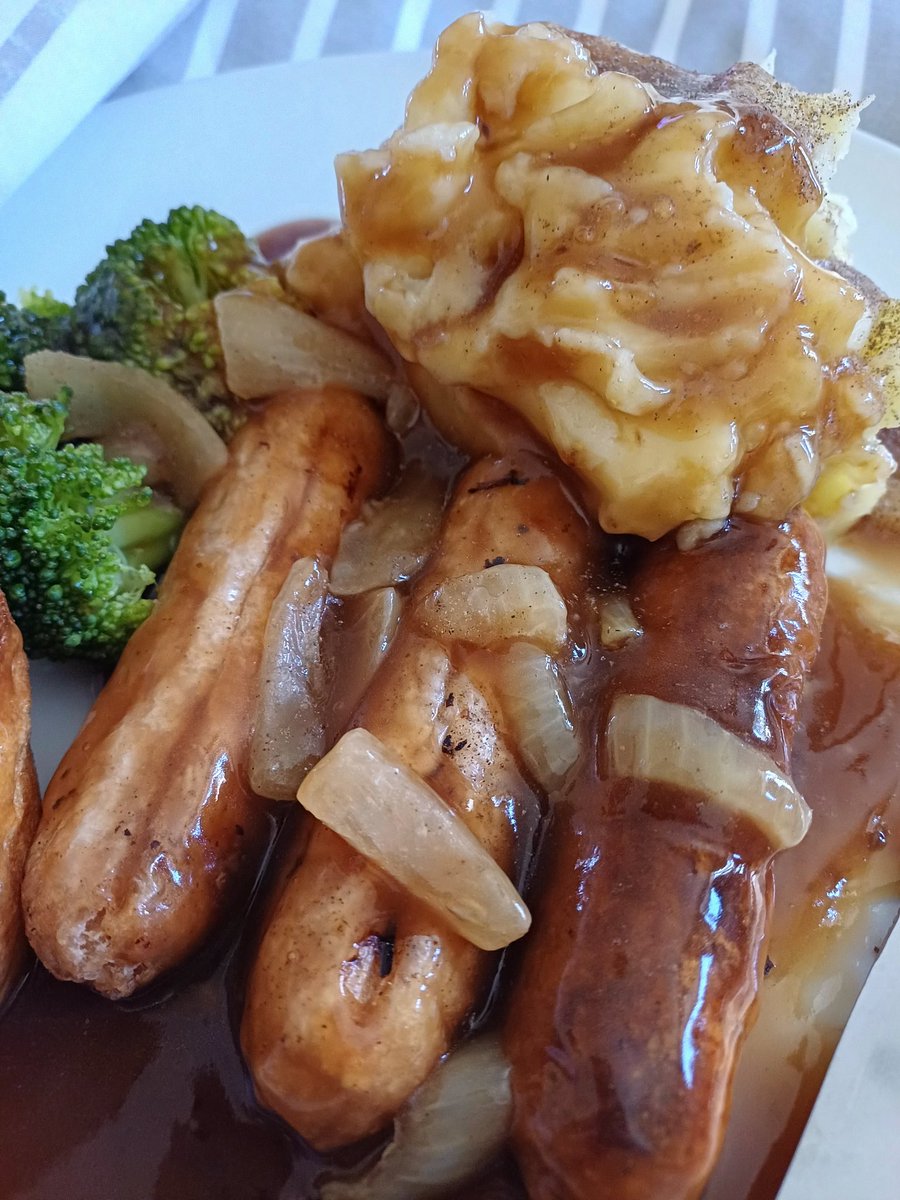 Royston56428882's tweet image. Sausage mash onion gravy building strength 💪🏻