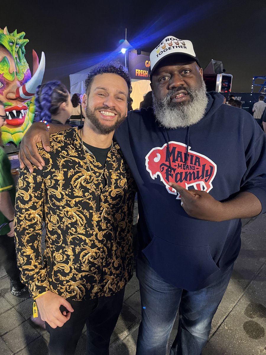 JonoBarnes's tweet image. Happy Birthday to @MrProfessor318. Even though he’s a Louisiana native and somehow a Bills fan😵💫, he’s still pretty cool.
But for real, I’m an energy guy. And when I met him, this man resonated nothing but positive energy. A kind soul that I’m proud to call a friend.