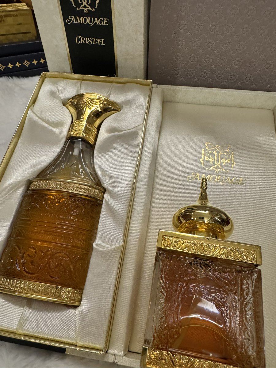 Dr__HHHH's tweet image. 500 قطعة أثرية فقط🔥
تعكس تاريخ عُمان ورؤية السلطان قابوس رحمه الله، عطر أهدى للملوك. 🌟
أخيرًا قدرت أجيب هالنوادر، وأنا مبسوطه مررهه🥳👍
نشوف تقرير على سريع عن Cristal and Gold
من أمواج: 🎉
هالكنز يحتفل بـ40 سنة لعطور عُمان الراقية، وهو إصدار محدود نادر يشد قلب عشاق الجمع.…