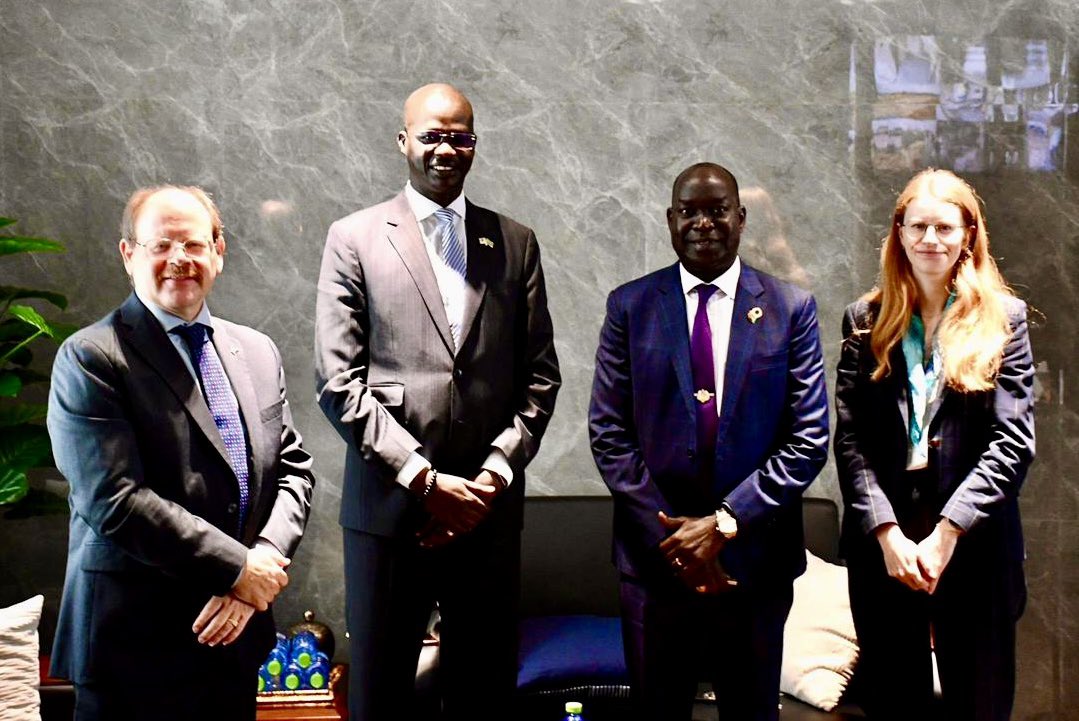Davidwillashley's tweet image. Public finance reform is critical so that #SouthSudan can fund essential services for its people.
Useful discussion on reforms & the economy with new Central Bank Governor, Dr Addis Ababa Othow, with colleagues today.