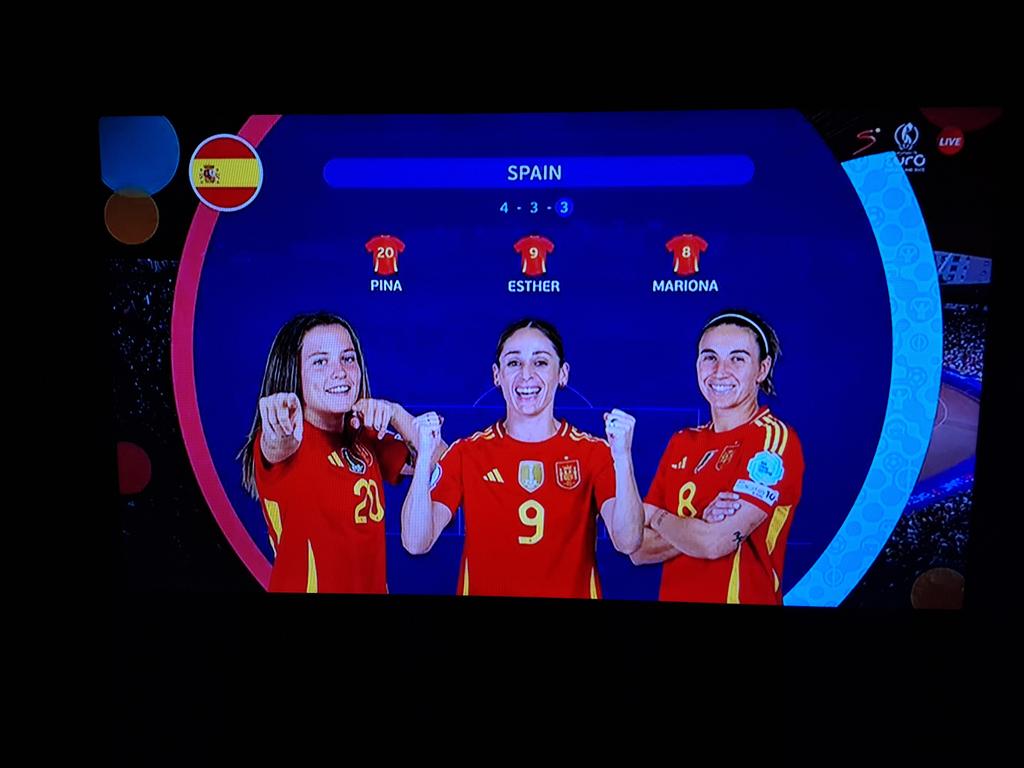 tonykentkyazze's tweet image. Great thanks to the @UEDCLTD team.
The team diagnosed a loose connection at the pole.
By 21:45hrs, LIGHT was restored.
Working late evening/early night is truly commendable.
Cheers @JonanKiiza @UEDCLSpox now I'm watching Spain vs Germany.