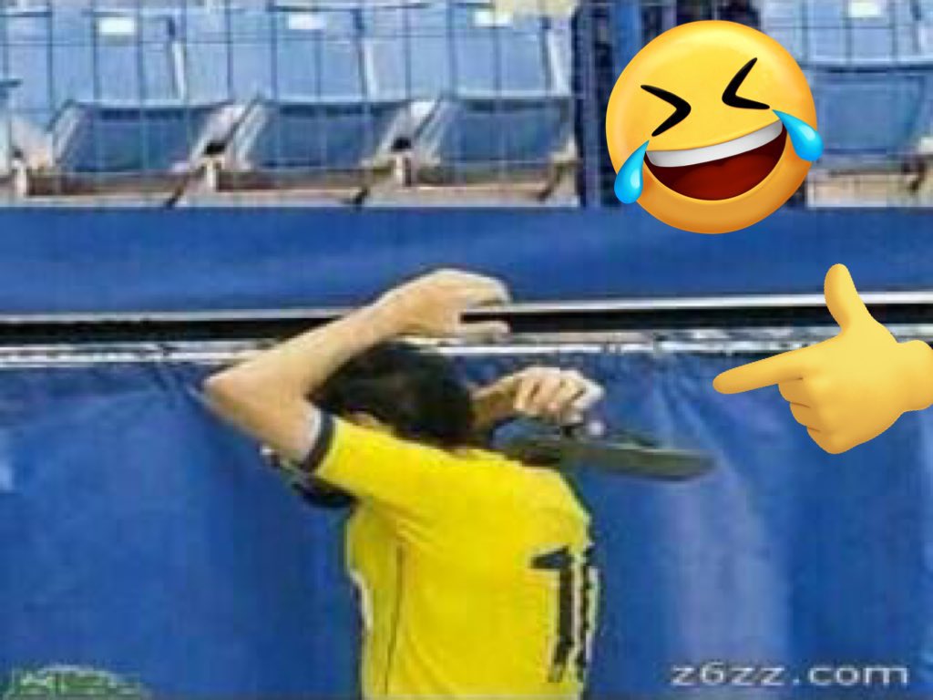 قايلكم ينافس على الدلاخه 
مع مرتبة الشرف والامتياز 👌🏻🤣🤣🤣 يقولك مايلزم 😎اذا انتهاء موسم هنا يحق للاعب اخذ إجازته الرسمية ولا يمكن لاي نادي فرض توزيع الاجازة الرسمية 👌🏻 النظام اللي يقسم الاجازة هذا يخص الموارد البشرية والقرارات هذا ماتخص الاعبين الاجانب بالاخص 😎