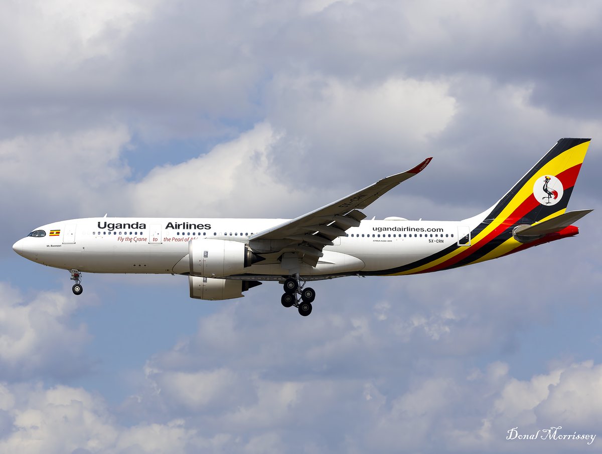 birrlad's tweet image. Arriving @Gatwick_Airport from Entebbe @UG_Airline 5X-CRN @Airbus A330-841.
#avgeek #aviation #airline #airtravel #airbus #Gatwick #London #planespotting #Uganda