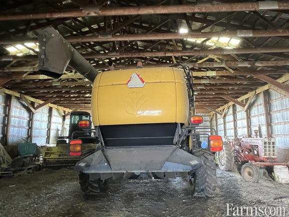 FarmsPrairies's tweet image. 2005 New Holland CX860 ⤵️
farms.com/used-farm-equi…
2WD, chopper, small grain combine, active yield, contour master, fore/aft, power folding bin extension, 18' auger, deluxe cab, and much more, available at @PattisonAg.
#NewHolland