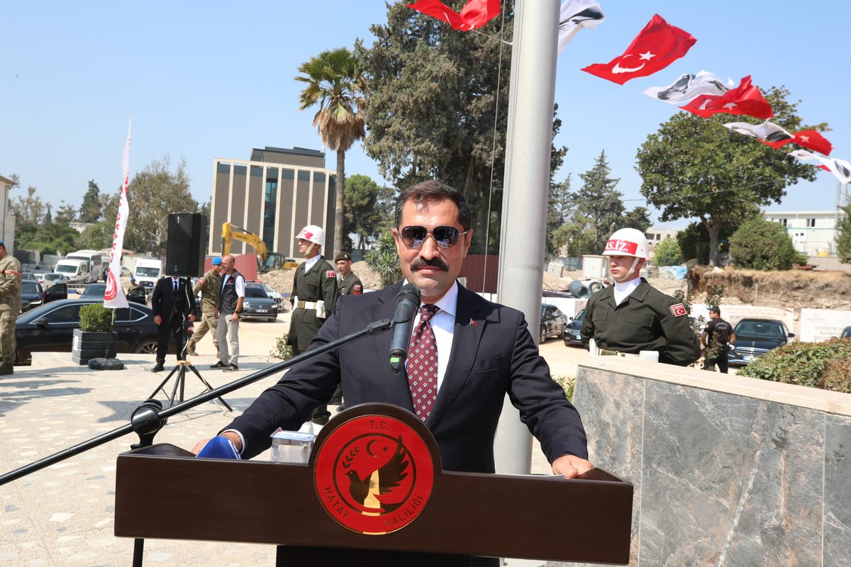 Hatay'ın yeniden doğuşuna liderlik yapan, vizyoner ve kararlı bir Vali

Küllerinden doğan bir şehre umut olmak, her lidere nasip olmaz. Hatay Valisi <a href="/MustafaMasatli/">Mustafa Masatlı</a> bu şehre sadece hizmet değil, yürek verdi.

<a href="/RTErdogan/">Recep Tayyip Erdoğan</a> <a href="/tcbestepe/">T.C. Cumhurbaşkanlığı</a> <a href="/MHP_Bilgi/">MHP</a> <a href="/dbdevletbahceli/">Devlet Bahçeli</a> <a href="/mustafaorgut/">Mustafa Örgüt</a>