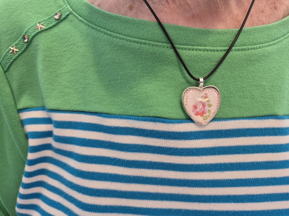 CitiParks's tweet image. Creative greetings from @Pittsburgh's Morningside HAL Senior Center!
During their craft class, the seniors designed and created their own inspired necklaces, complete with a custom-made, unique inlay. Beautiful job, Morningside!
@MayorEdGainey
