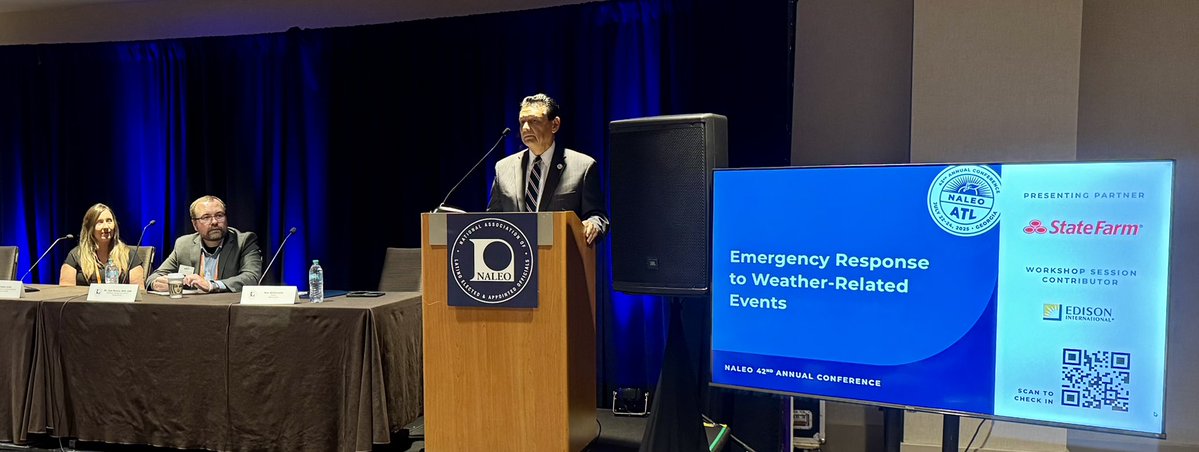 AdrianGarciaHTX's tweet image. Great to see our @SheriffEd_HCSO leading an important conversation on “Emergency Response to Weather Related Events” at @NALEO’s #NALEO2025 conference! He and the other panelists are speaking to a very interested room full of people! Given the current events many are interested!