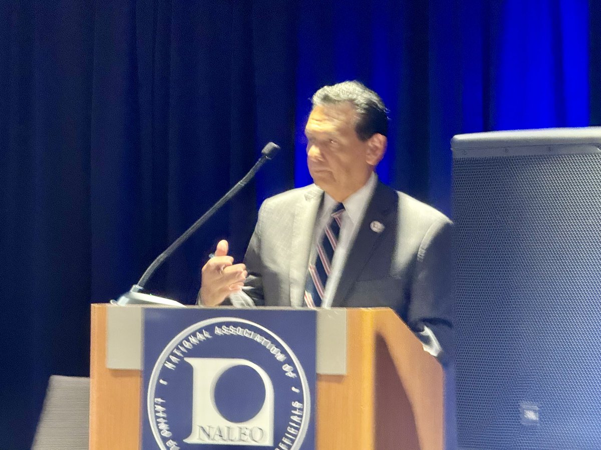 AdrianGarciaHTX's tweet image. Great to see our @SheriffEd_HCSO leading an important conversation on “Emergency Response to Weather Related Events” at @NALEO’s #NALEO2025 conference! He and the other panelists are speaking to a very interested room full of people! Given the current events many are interested!