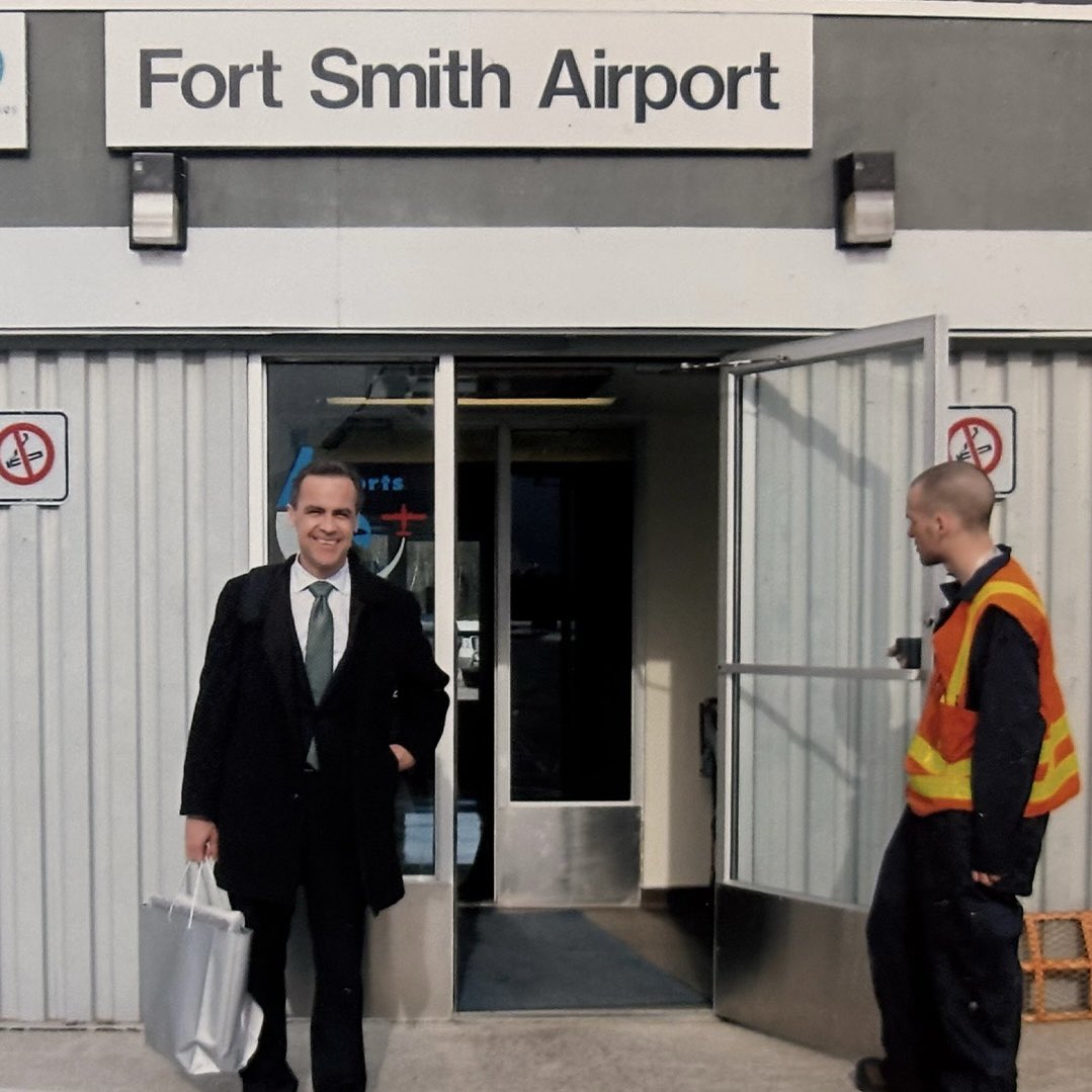 MarkJCarney's tweet image. Touched down in my hometown. Great to be back, Fort Smith.