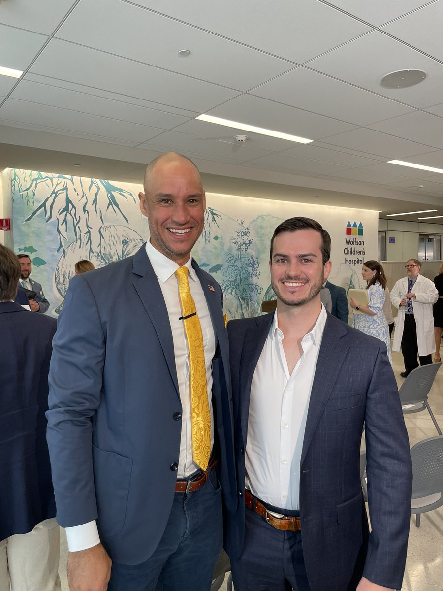 JaxYRs's tweet image. 📸: PHOTO RECAP
#JaxYR members were in attendance today for another special press conference with @GovRonDeSantis!
The Governor and First Lady @CaseyDeSantis were at @WolfsonChildren’s Hospital to highlight Florida’s cancer research and care initiatives, including the Casey…