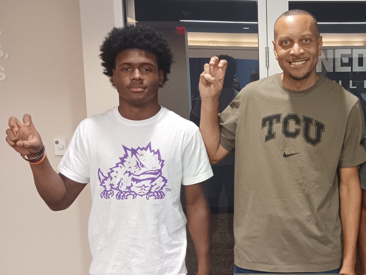 LoganThomas12_'s tweet image. Had a great time on #TCU campus & visiting with @TCUTrackField Coach Tyree Price today!!! #GoFrogs
@RHSFAM1LY @RanchviewTrack @terrydifferent @Killer_Frogs @tcu360 @TCUSports
