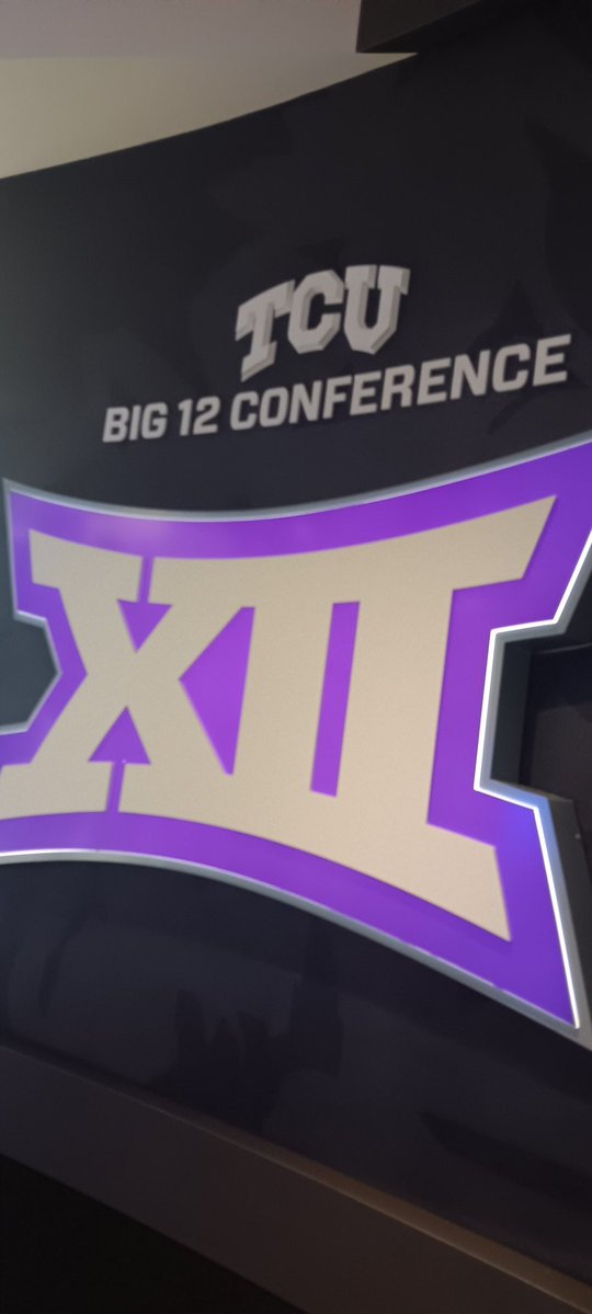 LoganThomas12_'s tweet image. Had a great time on #TCU campus & visiting with @TCUTrackField Coach Tyree Price today!!! #GoFrogs
@RHSFAM1LY @RanchviewTrack @terrydifferent @Killer_Frogs @tcu360 @TCUSports