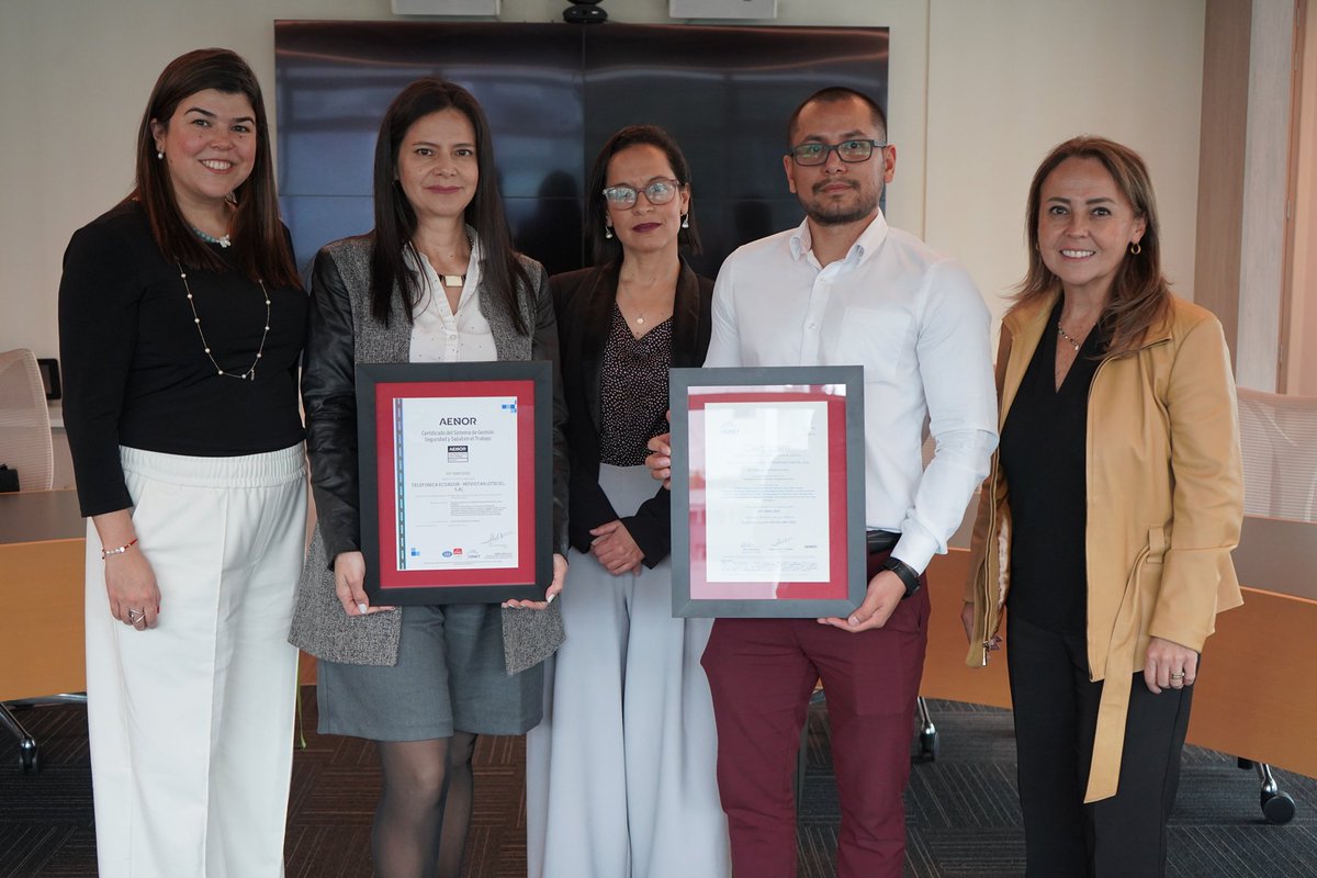 La prestigiosa consultora <a href="/AENOR/">AENOR</a> entregó a <a href="/MovistarEC/">Movistar Ecuador</a> la Certificación #ISO45001, por nuestro óptimo cumplimiento en la gestión de la Seguridad y Salud en el Trabajo, lo que reafirma el compromiso con el #bienestar de nuestros colaboradores.🩺🔐

#CuidarteNosMueve