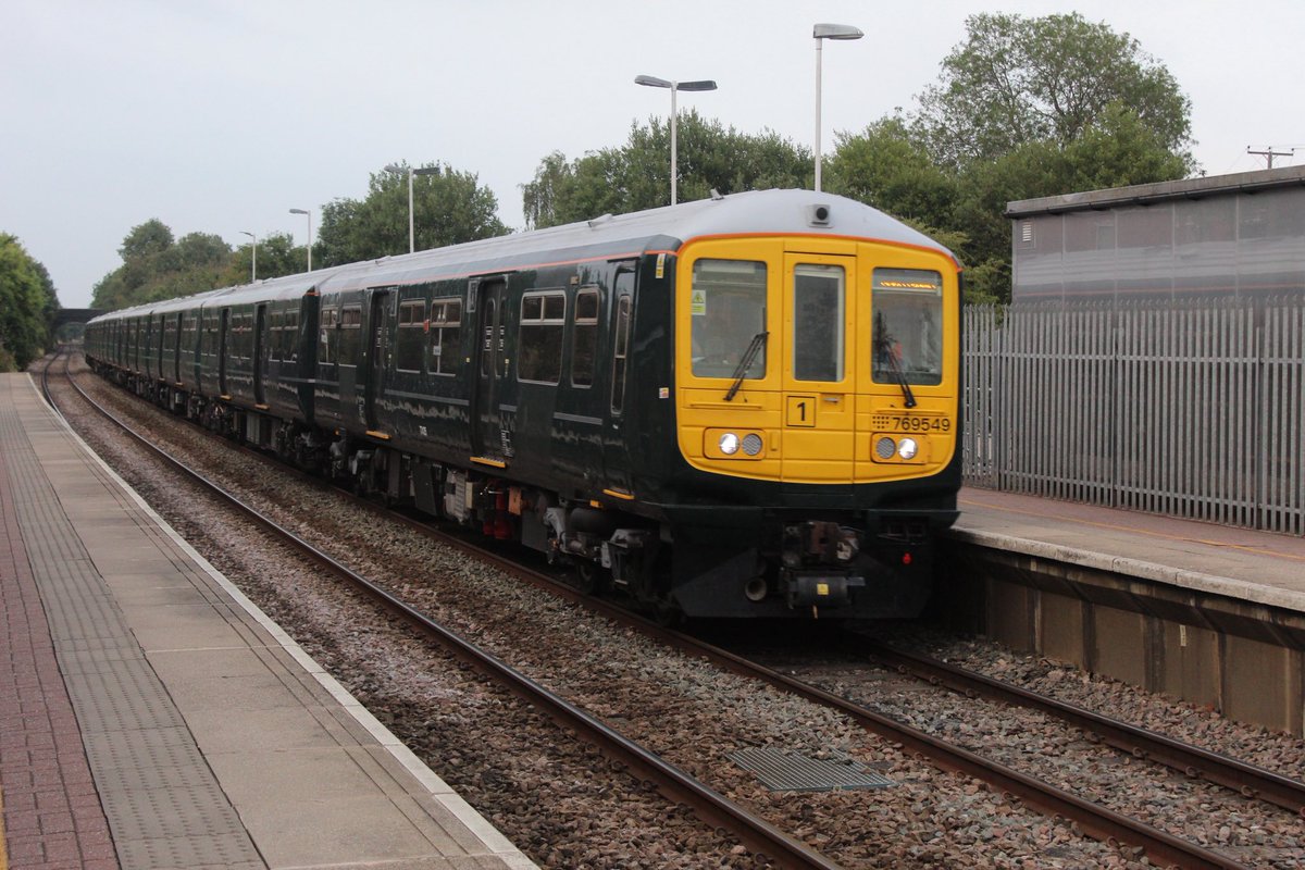 Shawn Collier (@leicrailale170) on Twitter photo 769549 769535 5Q03 Leicester LIP to London Euston through Narborough 23.7.25 769549 769535 5Q03 Leicester LIP to London Euston through Narborough 23.7.25