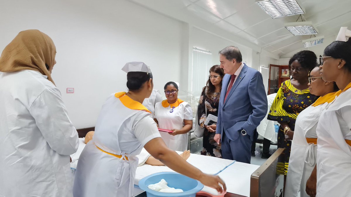 DirOPSPAHO's tweet image. Had the pleasure of visiting the Ministry of Health’s Health Science & Education Dept Nursing Institution today. 👩🏽⚕️🧑🏽⚕️
Kudos to the students & tutors for your stellar simulation demos! 👏🏽
Your dedication strengthens our national health system. 🇬🇾💪🏽 #HealthHeroes #Guyana