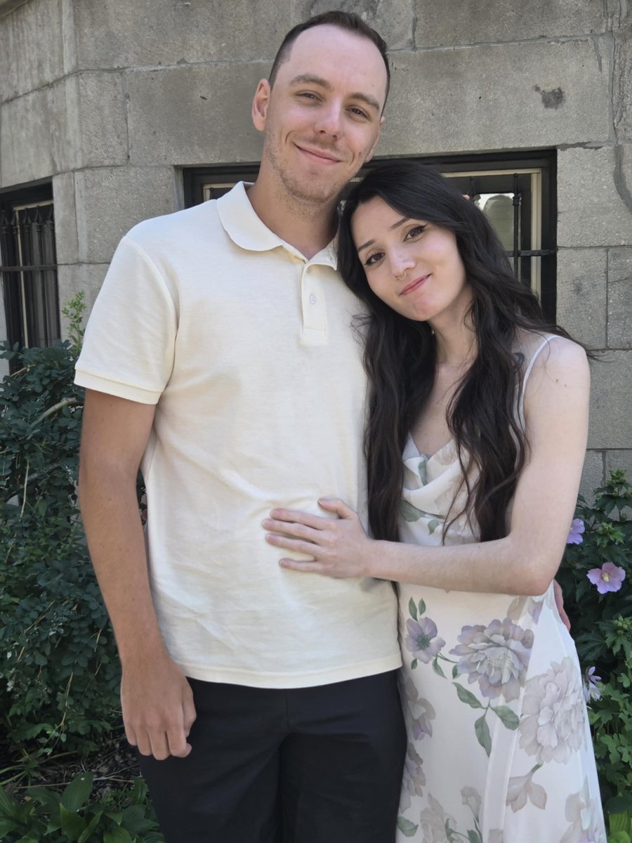 S1niiK's tweet image. I met this amazing woman @julybyday streaming lethal company and now I can proudly call her my wife. I guess I also owe a big thank you to @ZeekerssRBLX for this :p