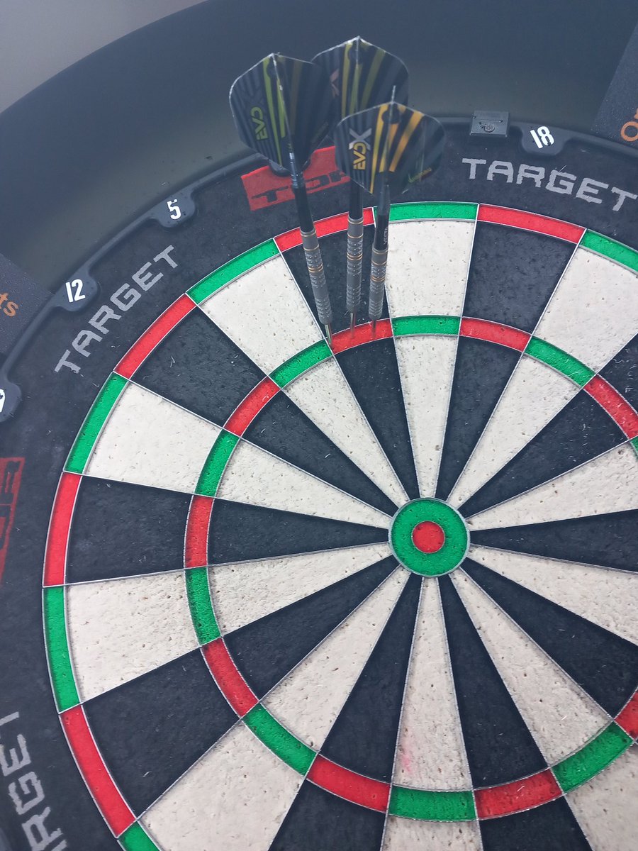 GingerJeffers11's tweet image. So used some new darts in 2 days pinned 2 180s! On this occasion tho this was start of a leg hit 4 perfect darts into a perfect leg...but did follow this beautiful 180 with a 121! Buzzing is not the word I'm ecstatic!! GEDDON!!