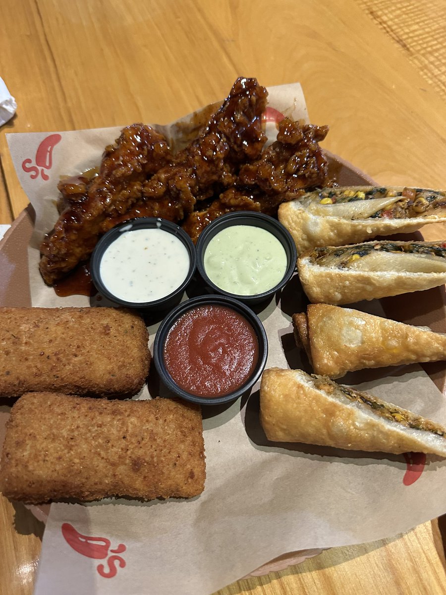 Eva Aguilar Lindenberger tweet media