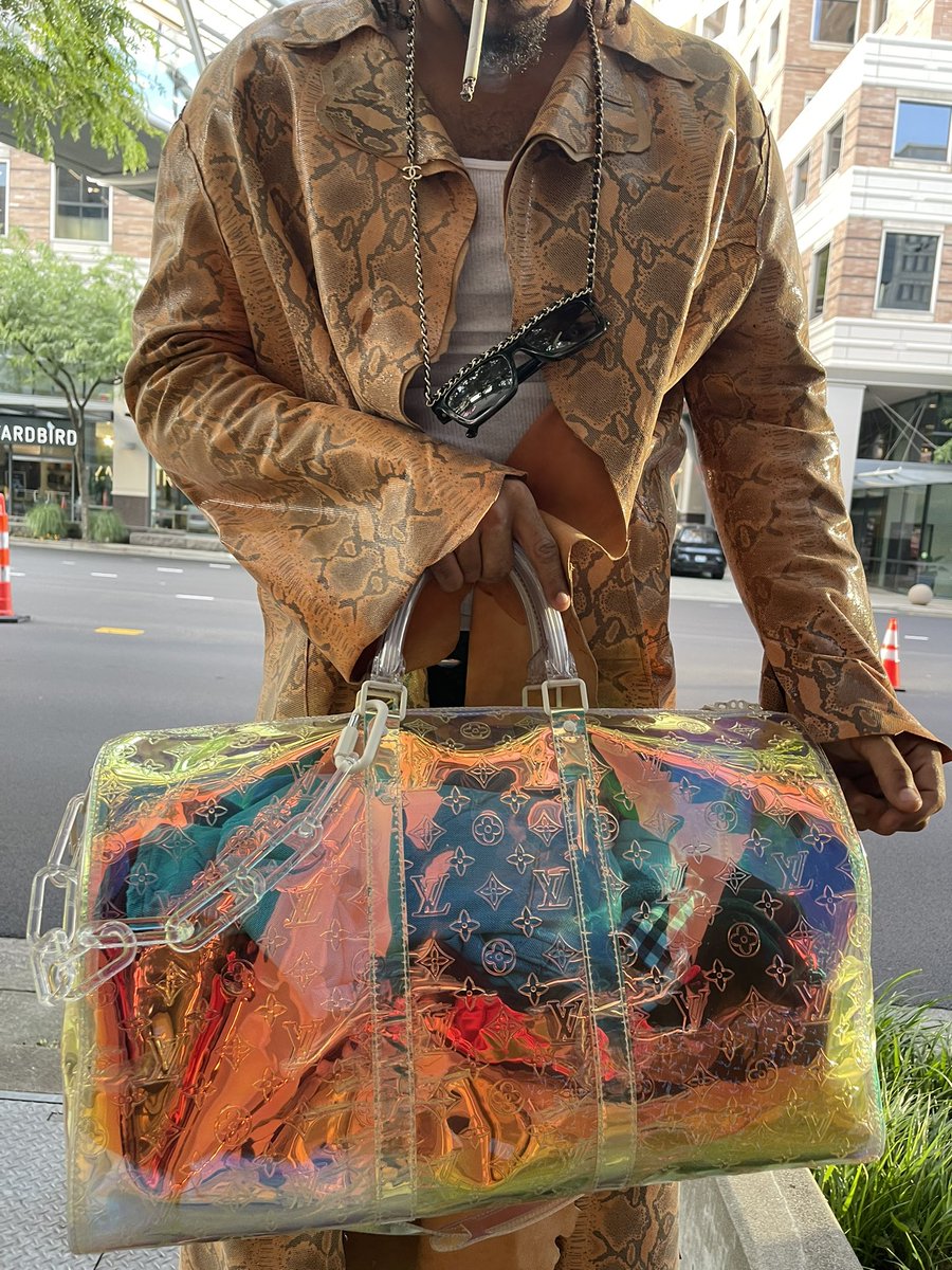 YvngJac's tweet image. 🐍skin trenchcoat