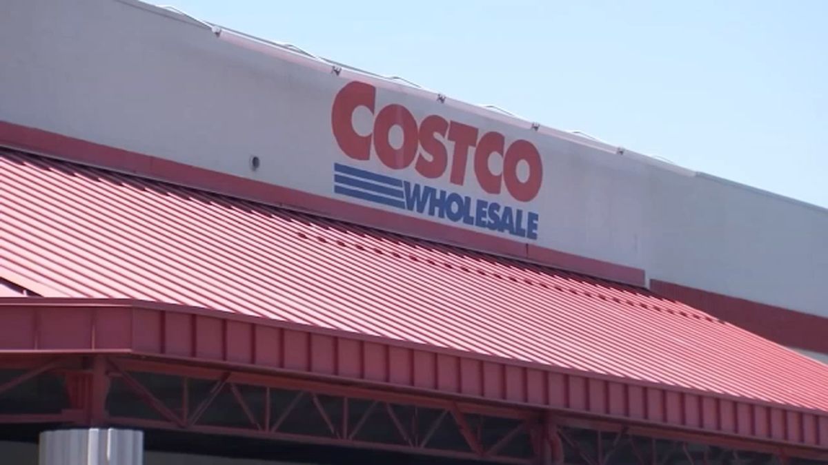 ABC30's tweet image. Plans for a new northwest Fresno Costco are now on hold after a county judge rejected it over environmental concerns. abc30.tv/44OaoTm