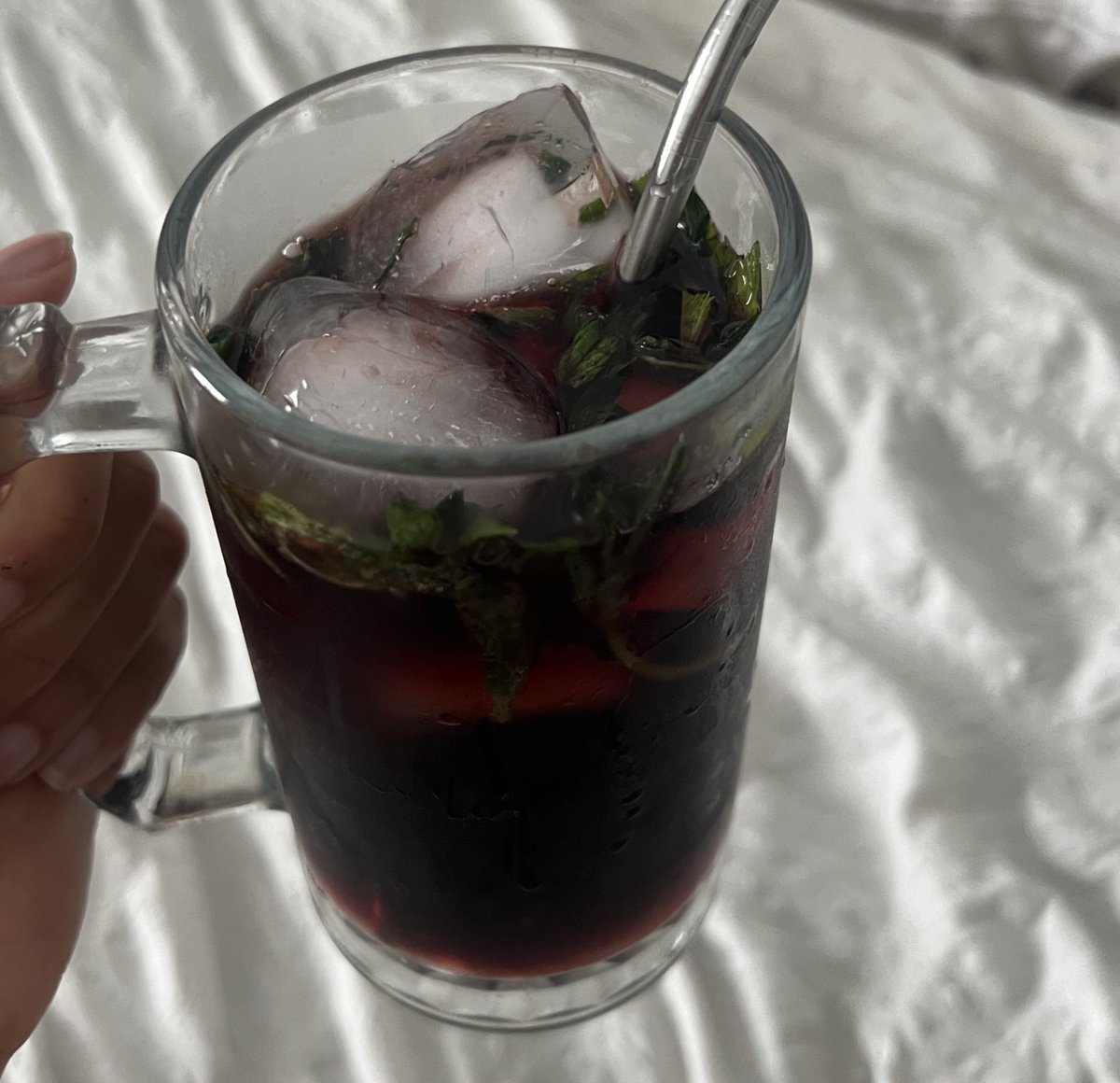 abnormalg1rl's tweet image. I love my big beer glass that i fill up with anything other than beer … yipee