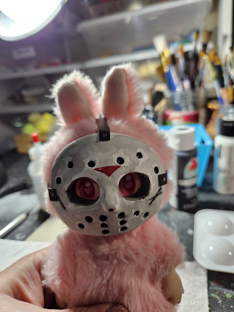 KestrelToni's tweet image. Hello my friends! 🖤
Feeling better. Was bad flu, not covid. I am still low energy, but fighting to get on top of my to do list.
I am finishing a Buckethead sculpture & another Jason VII.
On Deck: Original Universal horror style Dracula & Frankenstein.
Missed ya'll! 🙏🥰🖤