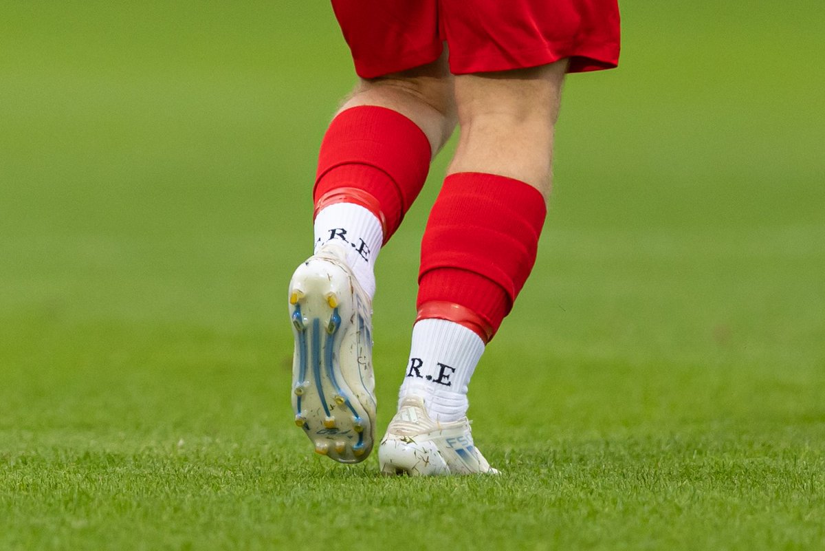 ChangingRoomEst's tweet image. V2 C.R.E Grip Socks on show yesterday as national league club @telfordutd took on @AVFCOfficial
❤️ Red sleeves
🤍 White grips
💥 Winning combo
Built for performance at every level.
📸 Swipe for the close-ups 🧦