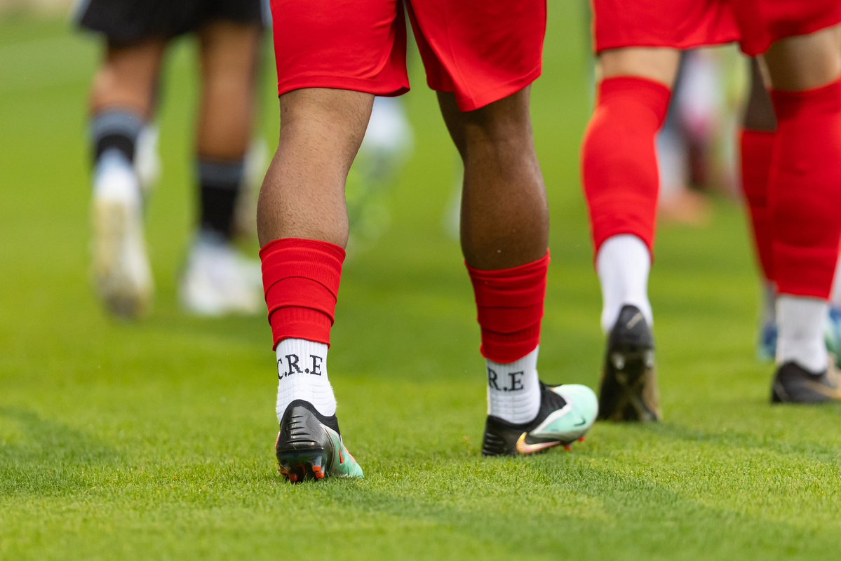 ChangingRoomEst's tweet image. V2 C.R.E Grip Socks on show yesterday as national league club @telfordutd took on @AVFCOfficial
❤️ Red sleeves
🤍 White grips
💥 Winning combo
Built for performance at every level.
📸 Swipe for the close-ups 🧦