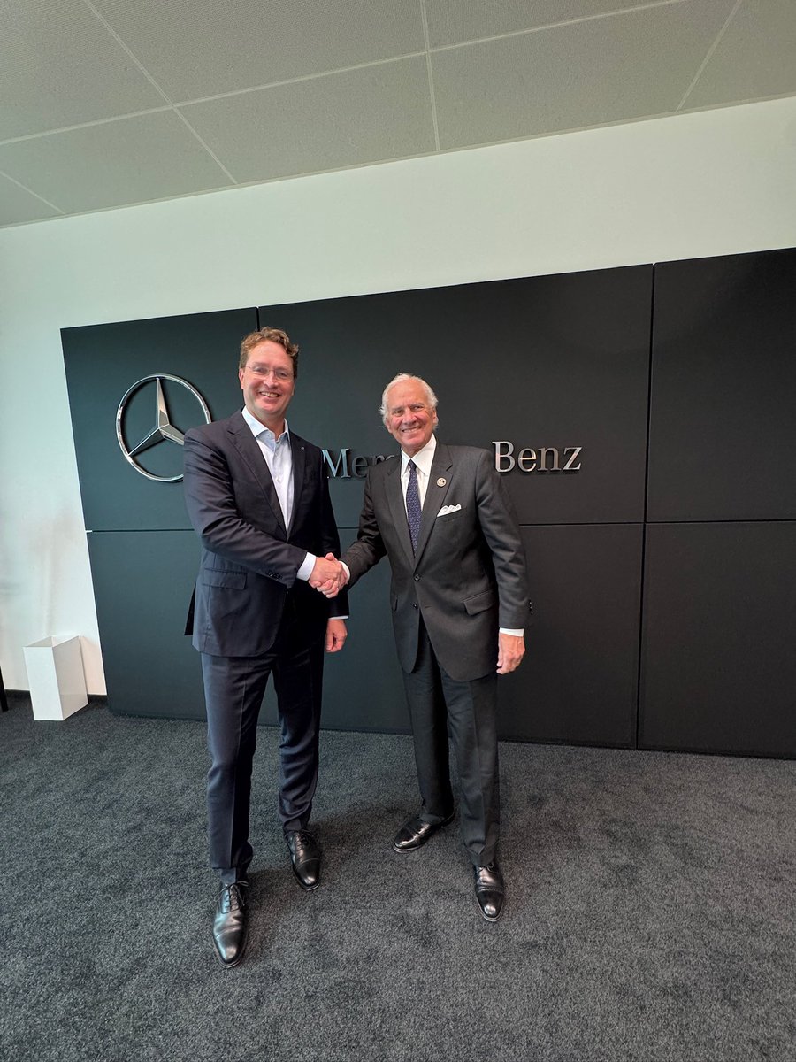 henrymcmaster's tweet image. It’s been a productive few days in Germany visiting Siemens, Fraunhofer, Bosch, Arthrex, and Mercedes-Benz. By strengthening our partnerships with these top companies, we maintain South Carolina’s competitive edge in the ever-accelerating race for new jobs and capital investment.