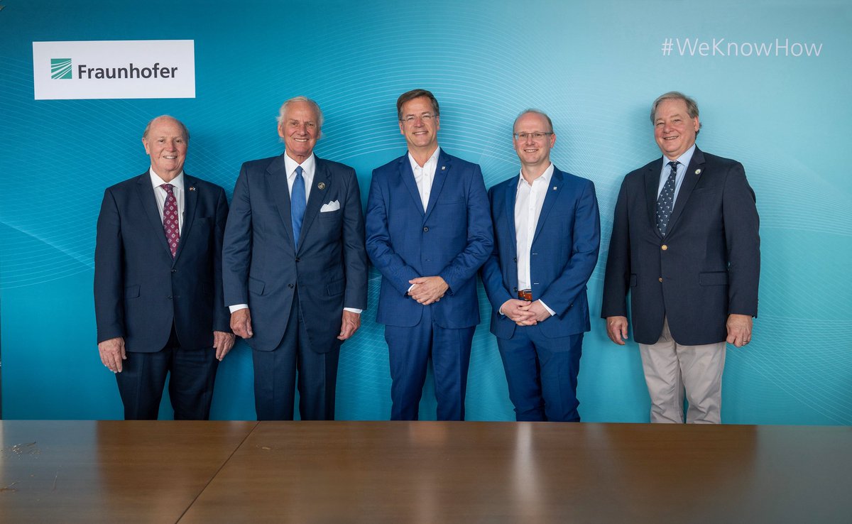 henrymcmaster's tweet image. It’s been a productive few days in Germany visiting Siemens, Fraunhofer, Bosch, Arthrex, and Mercedes-Benz. By strengthening our partnerships with these top companies, we maintain South Carolina’s competitive edge in the ever-accelerating race for new jobs and capital investment.